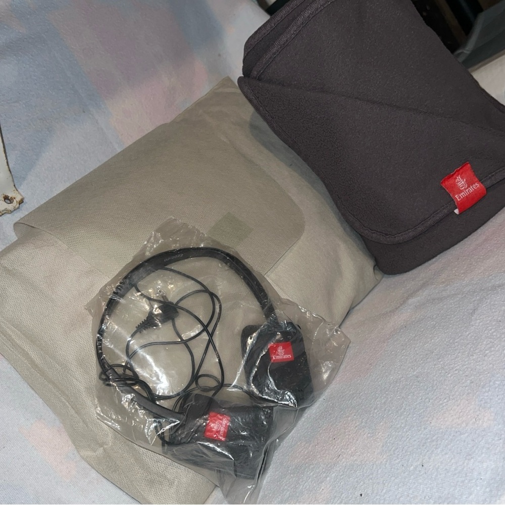 Emirates airlines full set inflight service